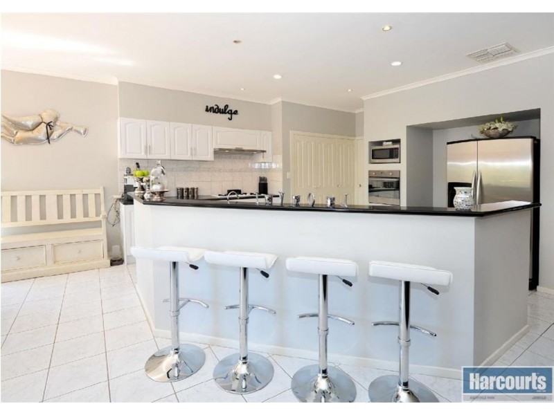 99 Glendale Avenue, Flagstaff Hill SA 5159