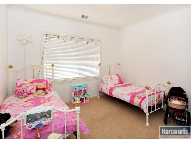 99 Glendale Avenue, Flagstaff Hill SA 5159