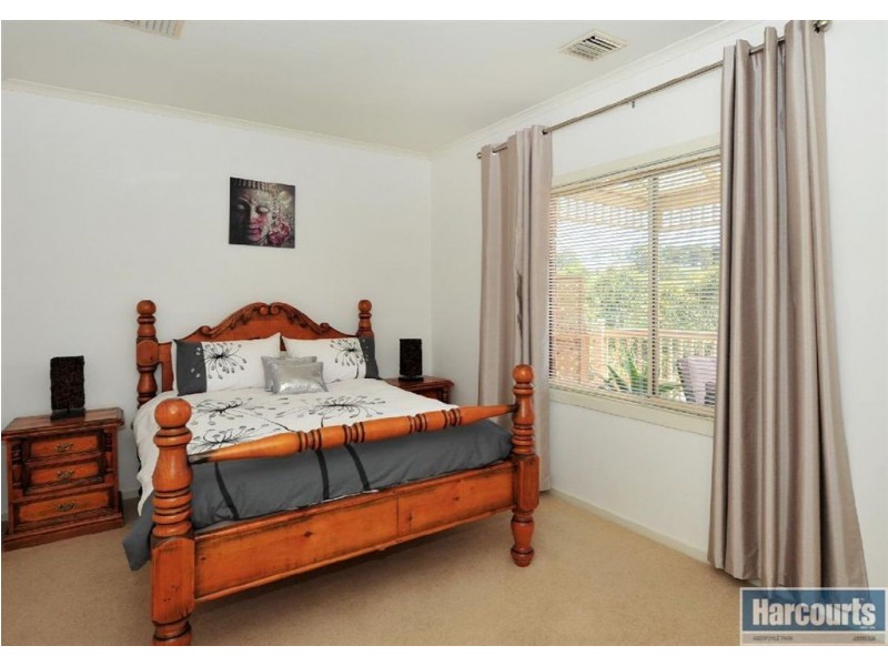 99 Glendale Avenue, Flagstaff Hill SA 5159