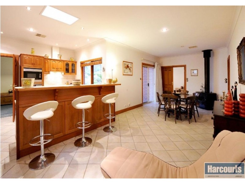 16 Rosella Close, Flagstaff Hill SA 5159