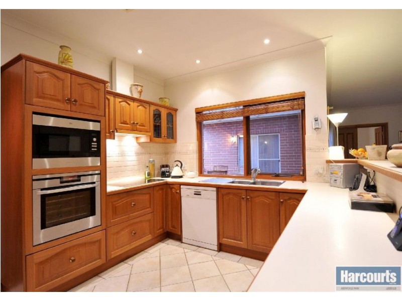 16 Rosella Close, Flagstaff Hill SA 5159