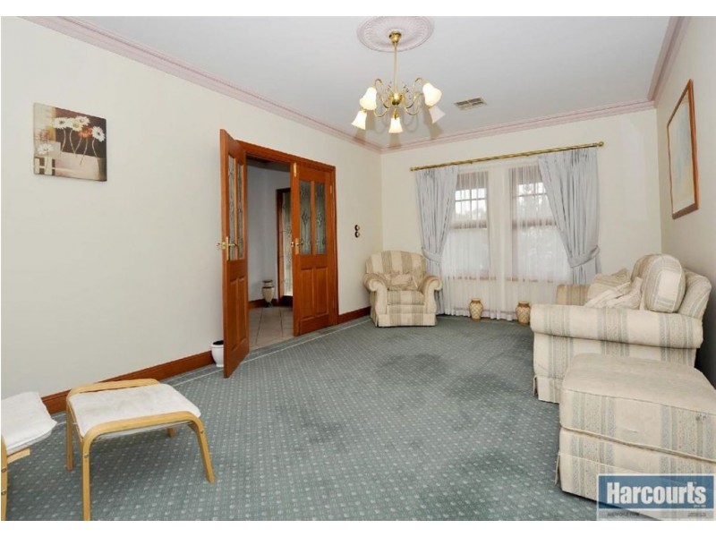 16 Rosella Close, Flagstaff Hill SA 5159