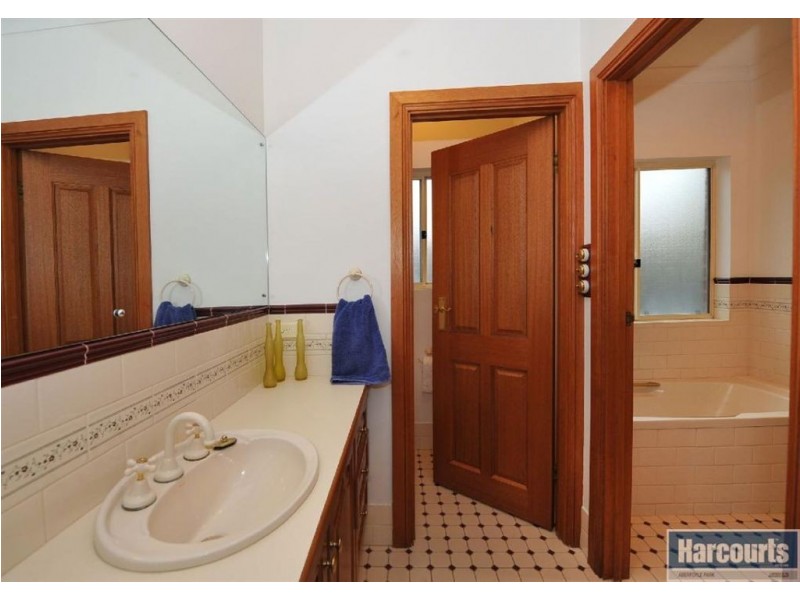 16 Rosella Close, Flagstaff Hill SA 5159