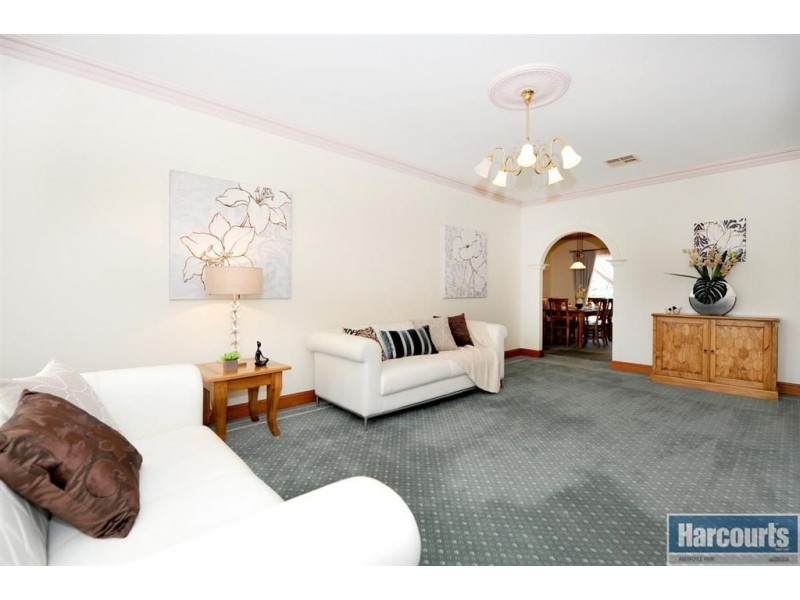 16 Rosella Close, Flagstaff Hill SA 5159