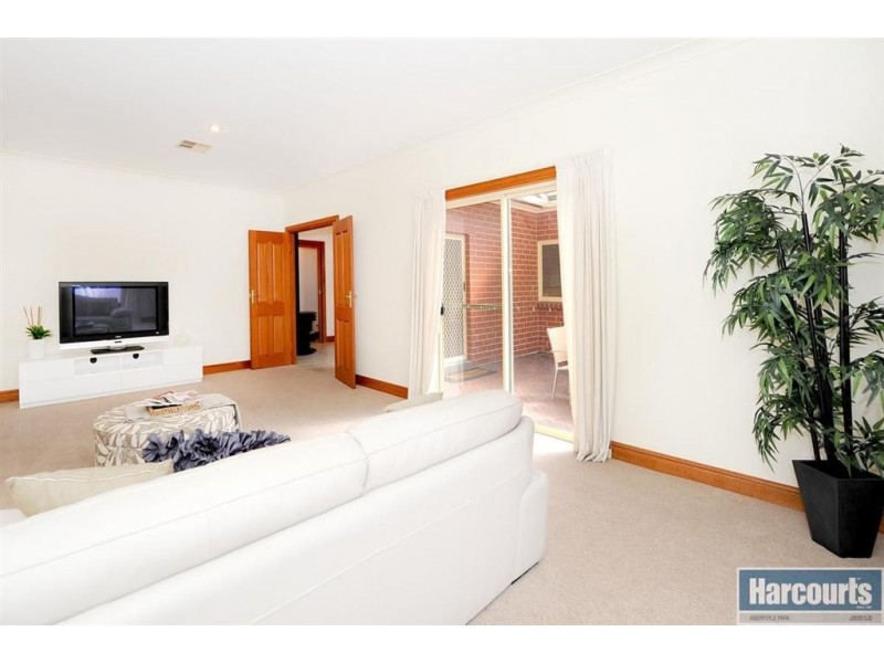 16 Rosella Close, Flagstaff Hill SA 5159