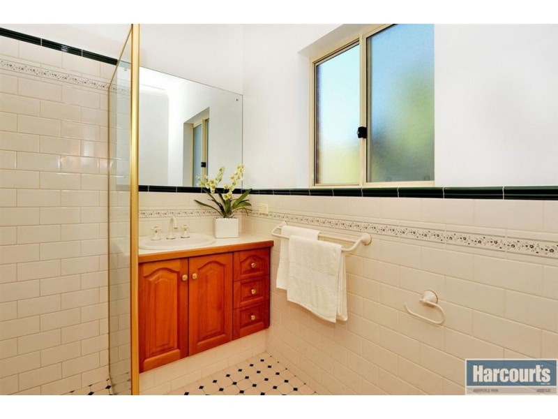 16 Rosella Close, Flagstaff Hill SA 5159