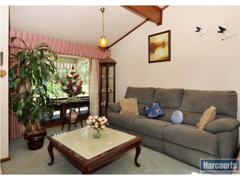 33 Brook Drive, Aberfoyle Park SA 5159