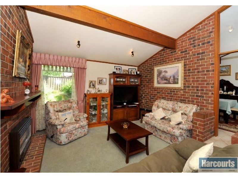 33 Brook Drive, Aberfoyle Park SA 5159