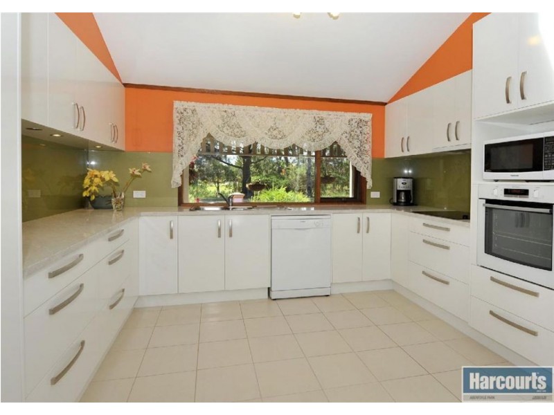33 Brook Drive, Aberfoyle Park SA 5159