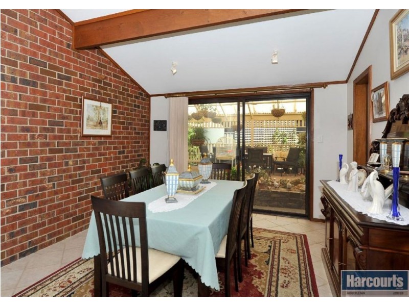 33 Brook Drive, Aberfoyle Park SA 5159