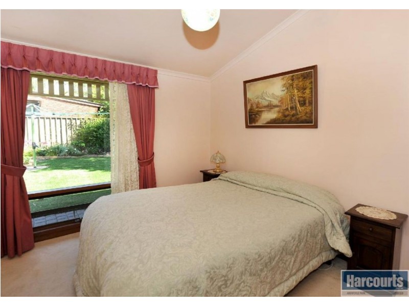 33 Brook Drive, Aberfoyle Park SA 5159