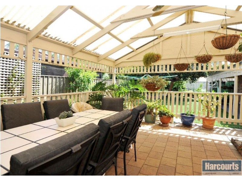 33 Brook Drive, Aberfoyle Park SA 5159