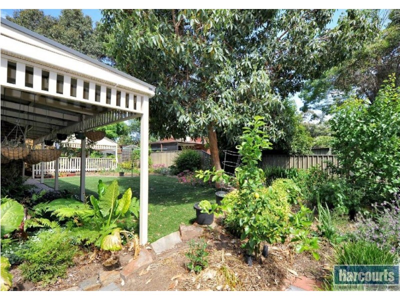 33 Brook Drive, Aberfoyle Park SA 5159