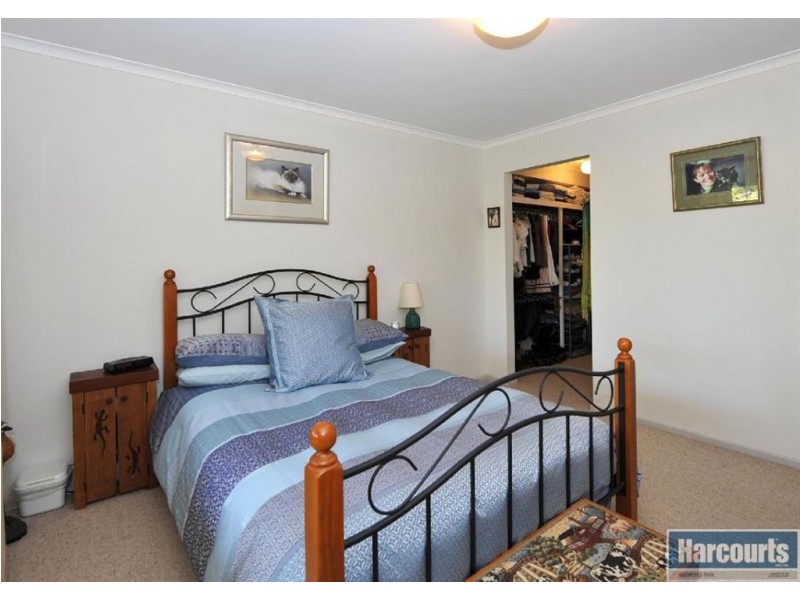 6 Brabham Grove, Aberfoyle Park SA 5159