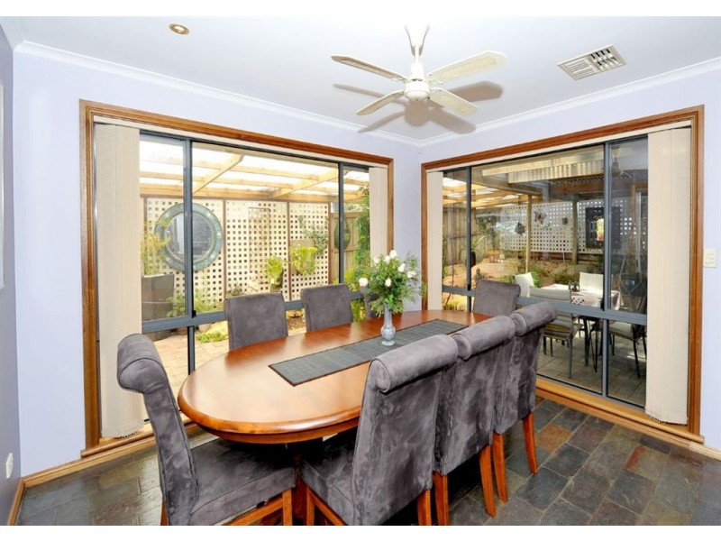 2 Charlson Rise, Happy Valley SA 5159