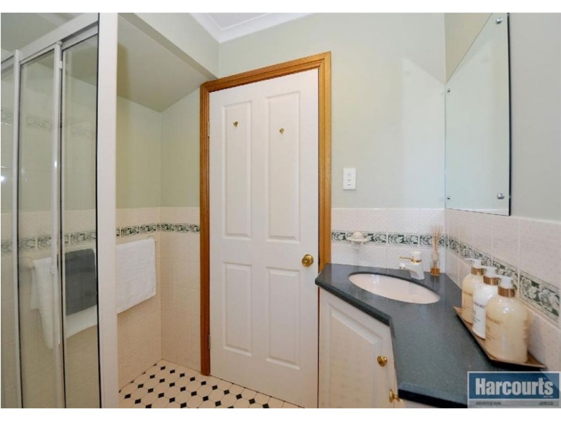 2 Charlson Rise, Happy Valley SA 5159