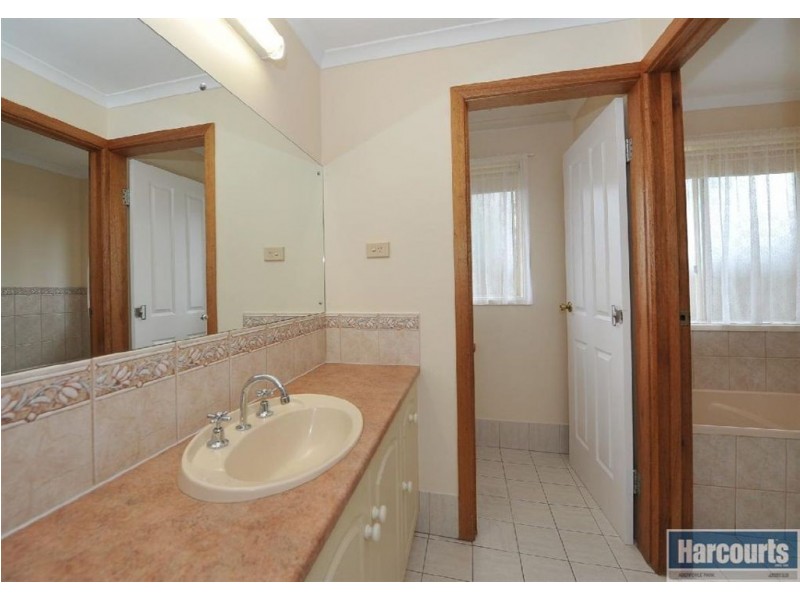 8 Glen Eyre Court, Aberfoyle Park SA 5159