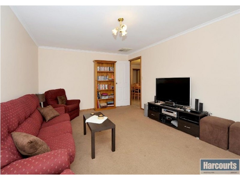 8 Glen Eyre Court, Aberfoyle Park SA 5159