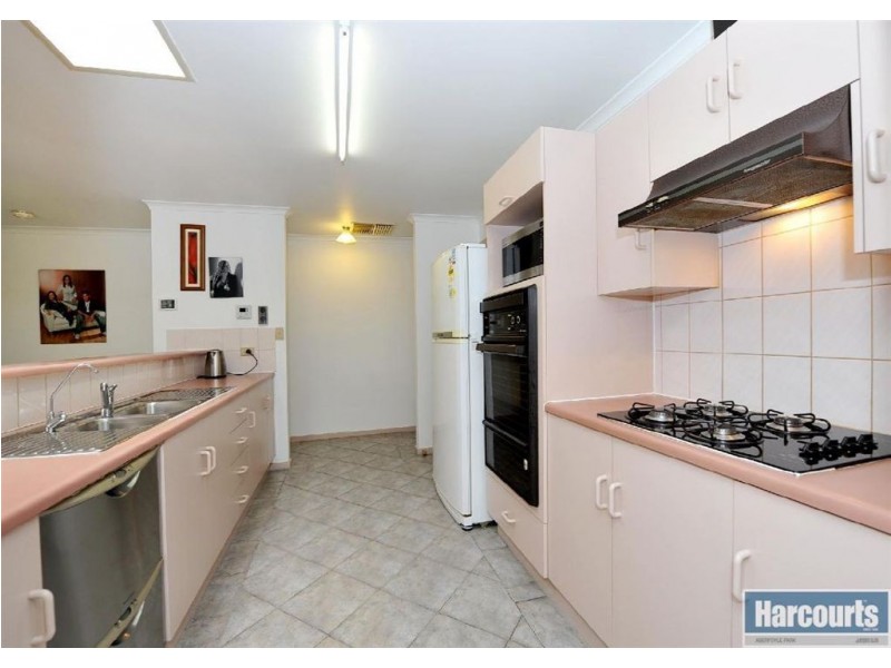 14 Jacqueline Avenue, Woodcroft SA 5162