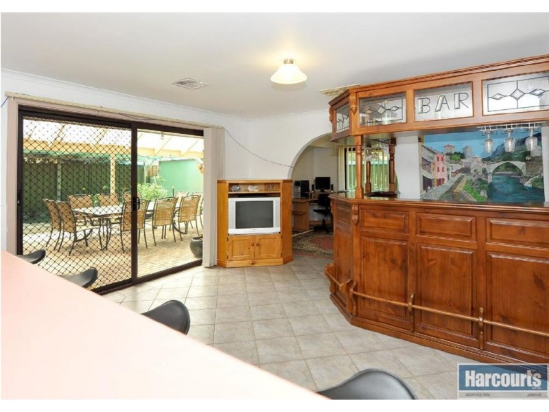 14 Jacqueline Avenue, Woodcroft SA 5162