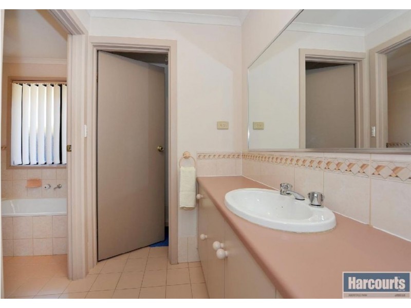 14 Jacqueline Avenue, Woodcroft SA 5162