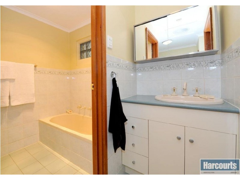 18 Balee Road, Happy Valley SA 5159