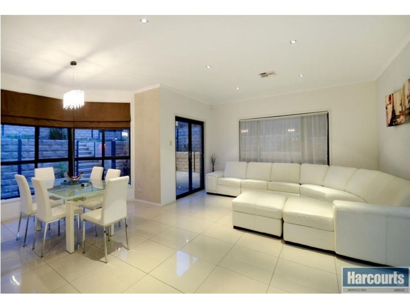 24 Evergreen Parade, Flagstaff Hill SA 5159