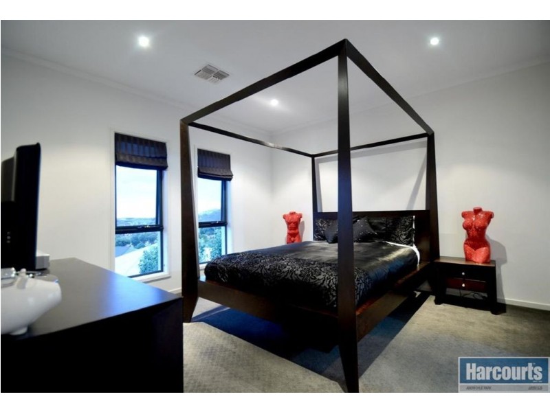 24 Evergreen Parade, Flagstaff Hill SA 5159