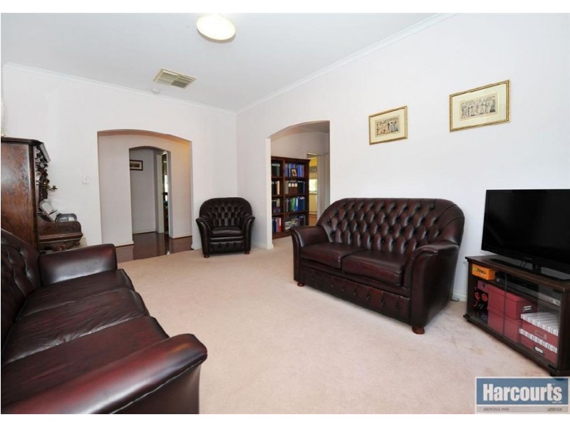 15 Argyle Close, Aberfoyle Park SA 5159