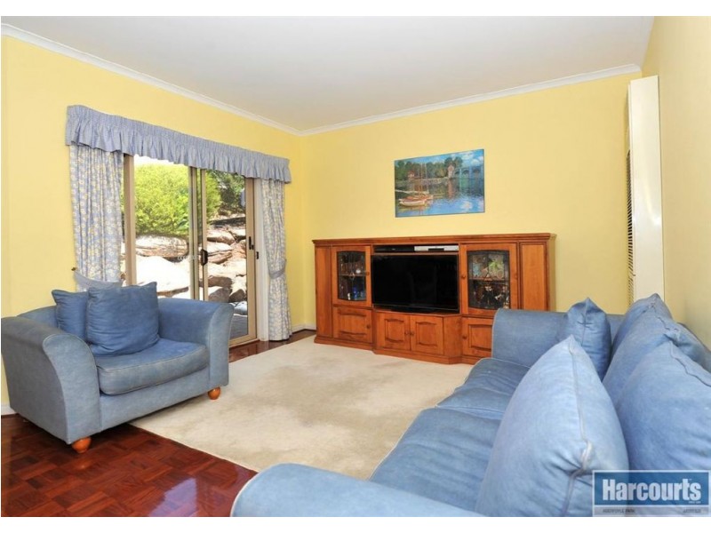 15 Argyle Close, Aberfoyle Park SA 5159