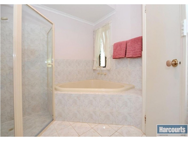 15 Argyle Close, Aberfoyle Park SA 5159