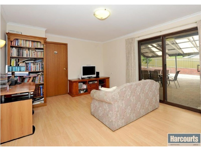 11 Sheoak Crescent, Aberfoyle Park SA 5159