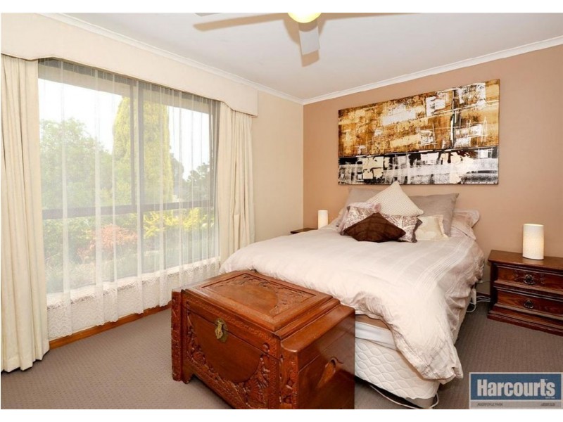 11 Sheoak Crescent, Aberfoyle Park SA 5159