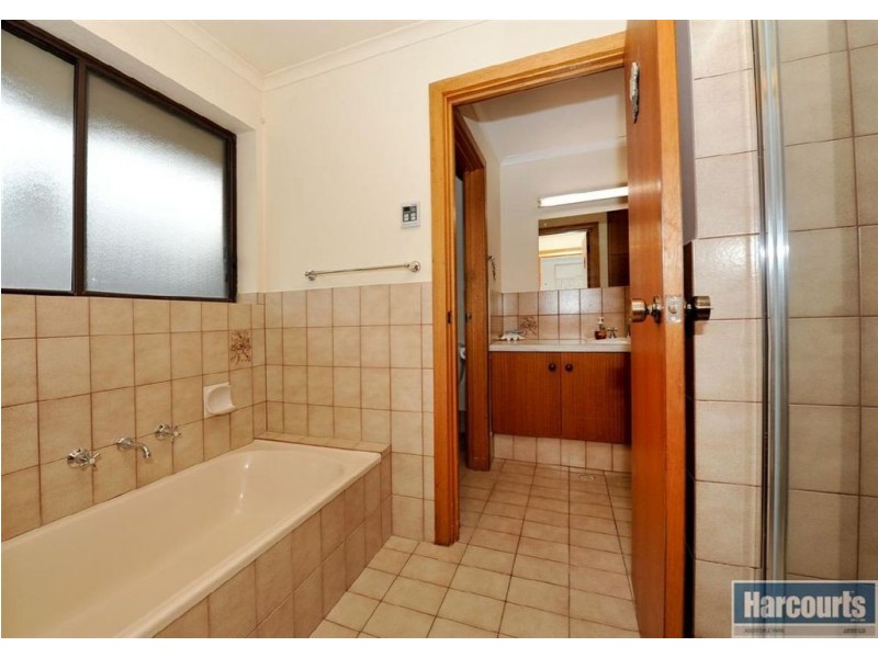 11 Sheoak Crescent, Aberfoyle Park SA 5159