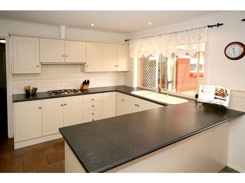 4 Lomandra Place, Flagstaff Hill SA 5159