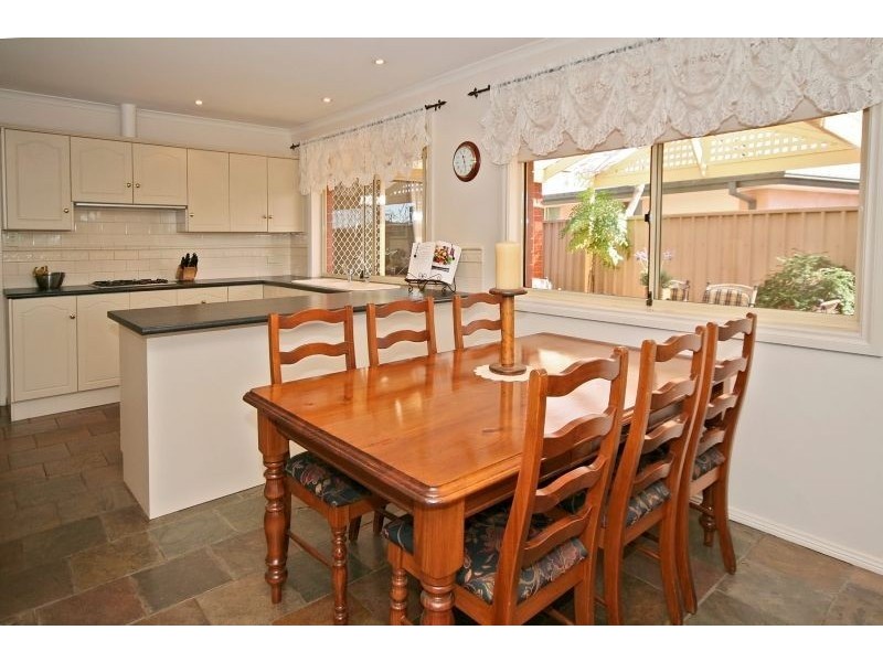 4 Lomandra Place, Flagstaff Hill SA 5159