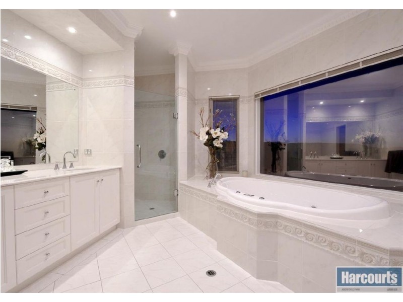 32 Ironbark Avenue, Flagstaff Hill SA 5159