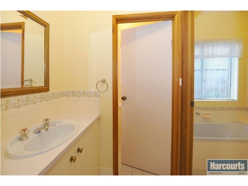 7 Bass Court, Woodcroft SA 5162