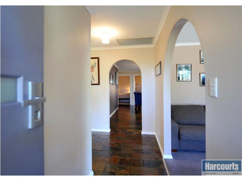 11 Delta Crescent, Aberfoyle Park SA 5159