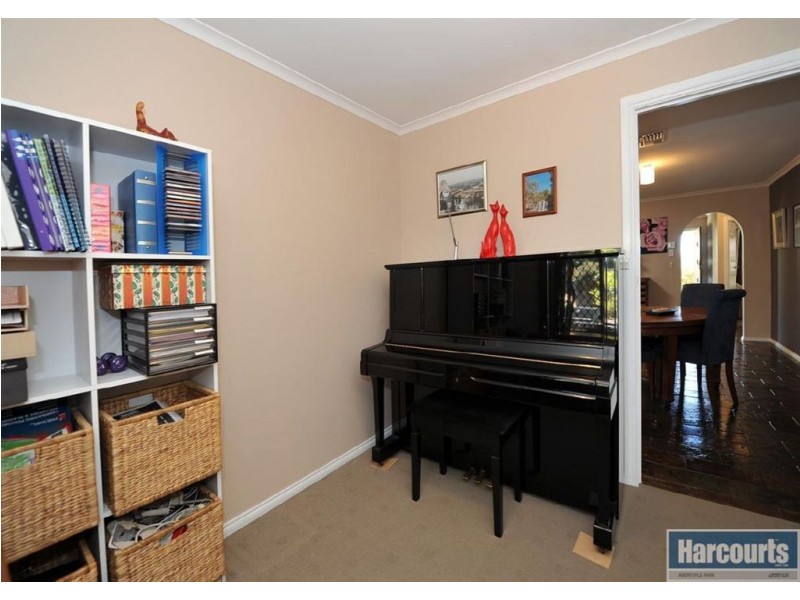 11 Delta Crescent, Aberfoyle Park SA 5159