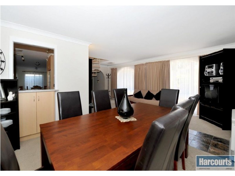 28 Hamilton Crescent, Aberfoyle Park SA 5159