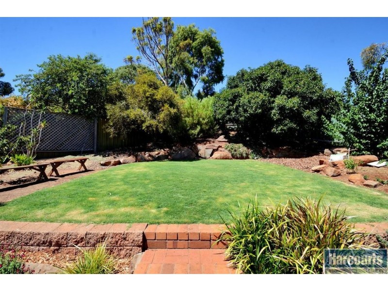 9 Stanbury Avenue, Happy Valley SA 5159