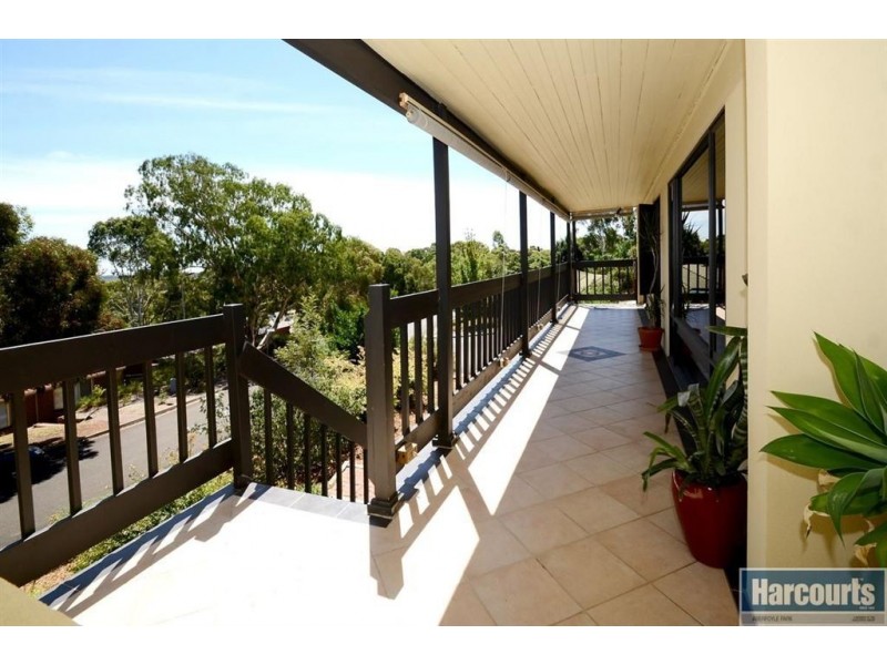 9 Stanbury Avenue, Happy Valley SA 5159