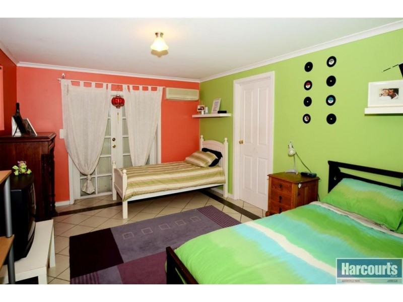 9 Stanbury Avenue, Happy Valley SA 5159