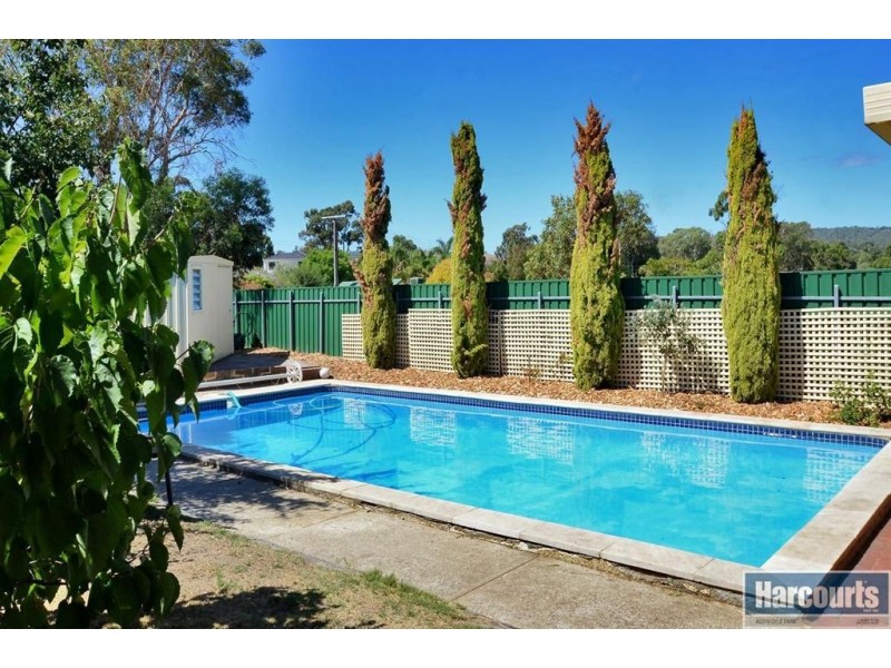 1 Lorina Court, Flagstaff Hill SA 5159