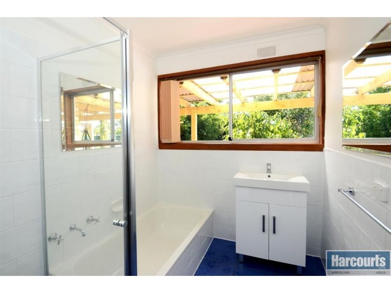 1 Lorina Court, Flagstaff Hill SA 5159