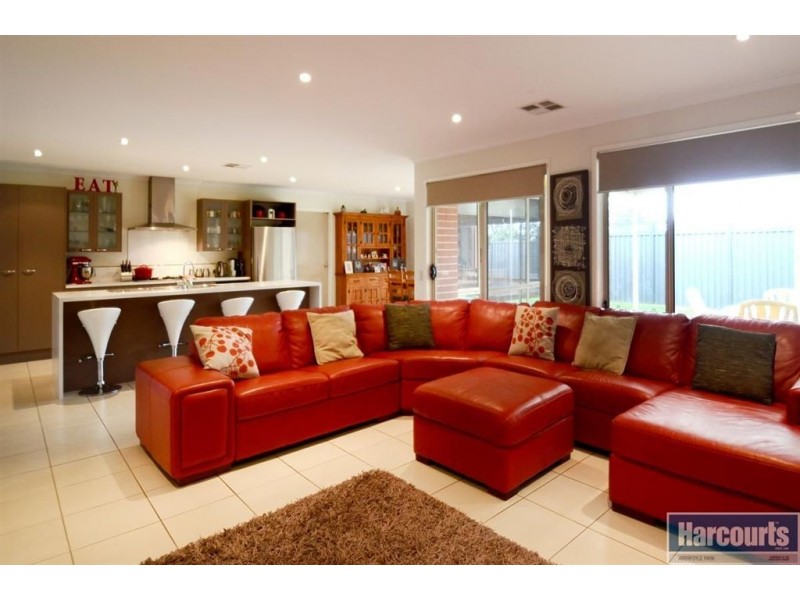 2 Cypress Court, Flagstaff Hill SA 5159