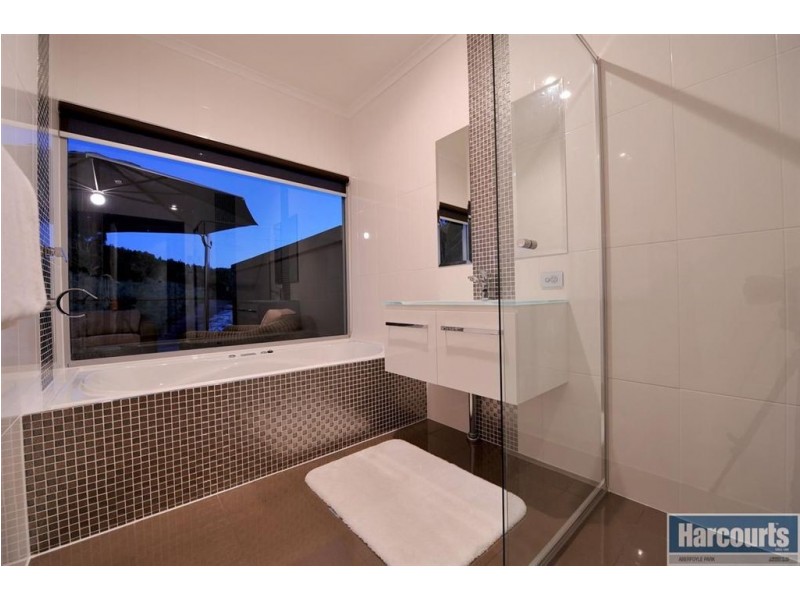 30 Vaucluse Drive, Happy Valley SA 5159