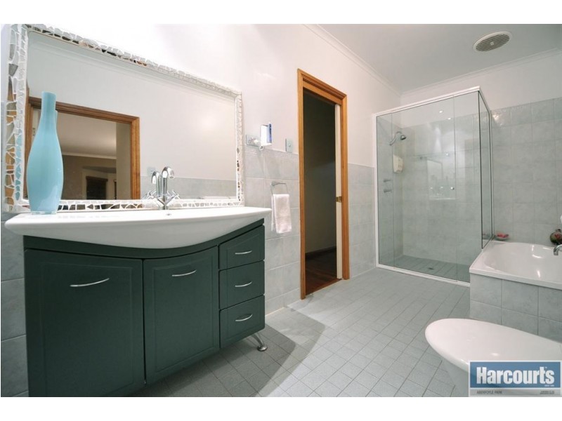 30 Vaucluse Drive, Happy Valley SA 5159