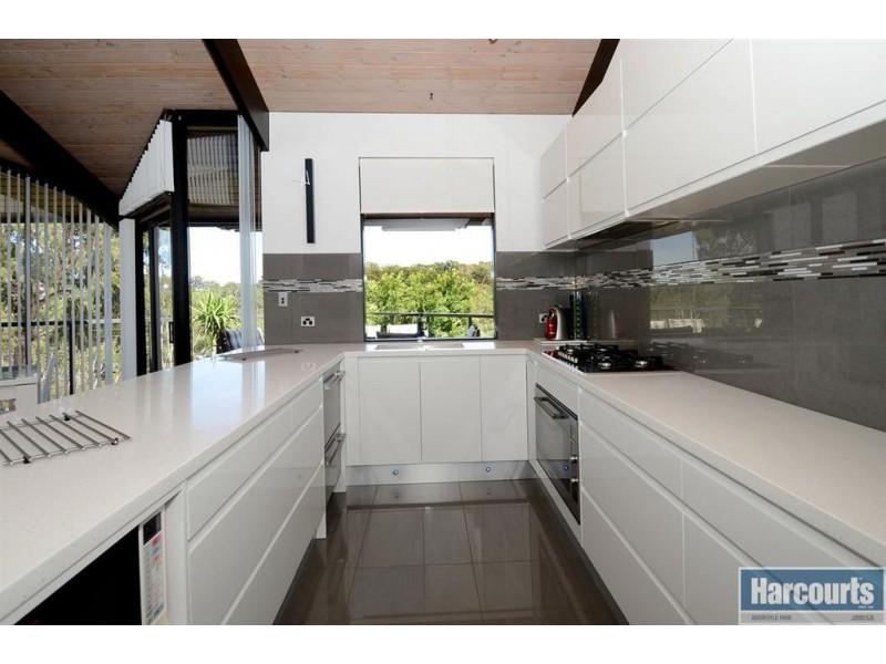 27 Kingfisher Circuit, Flagstaff Hill SA 5159